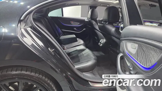 Mercedes-Benz CLS-Class 2019 — фото 18