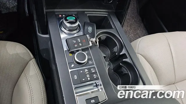 Land Rover Discovery 2018 — фото 9