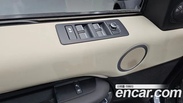 Land Rover Discovery 2018 — фото 16