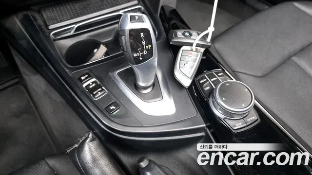 BMW 3-Series 2018 — фото 12