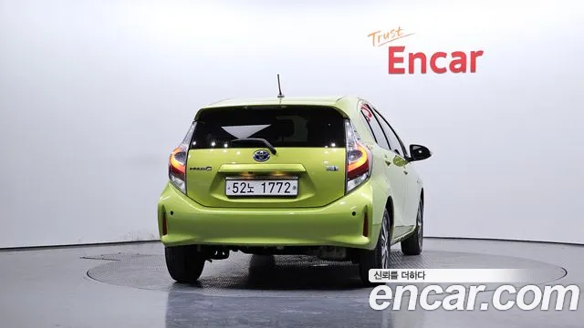 Toyota Prius 2018 — фото 4