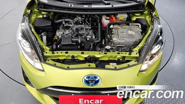 Toyota Prius 2018 — фото 6