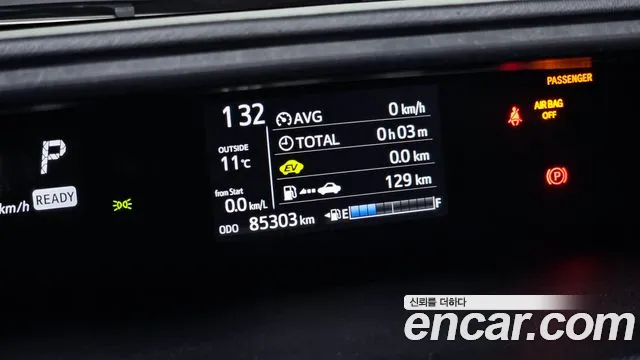 Toyota Prius 2018 — фото 8