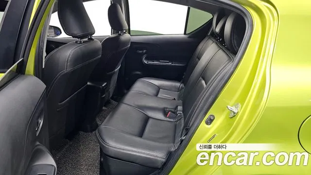 Toyota Prius 2018 — фото 11