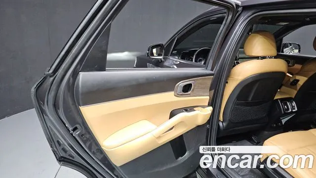 Kia Sorento 2022 — фото 15