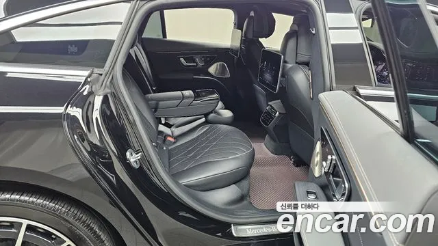 Mercedes-Benz EQS 2023 — фото 18