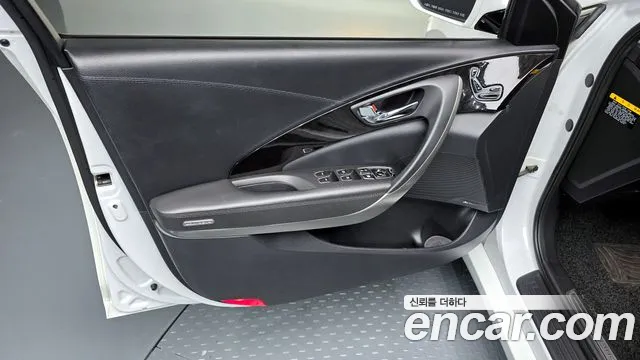 Hyundai Grandeur 2017 — фото 14