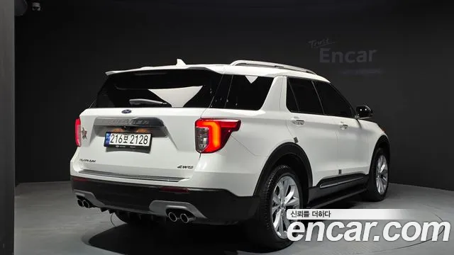 Ford Explorer 2022 — фото 2