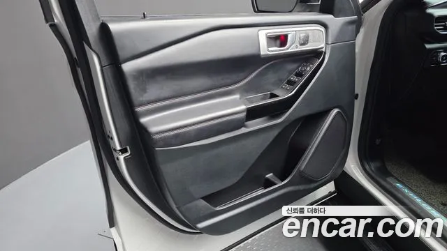 Ford Explorer 2022 — фото 14