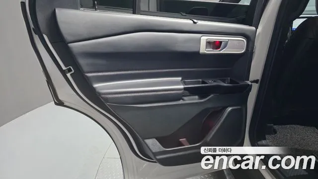 Ford Explorer 2022 — фото 15