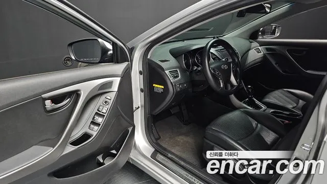 Hyundai AVANTE 2015 — фото 11