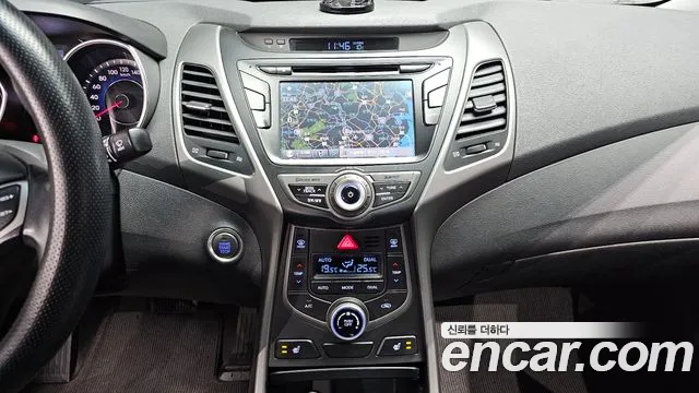 Hyundai AVANTE 2015 — фото 14