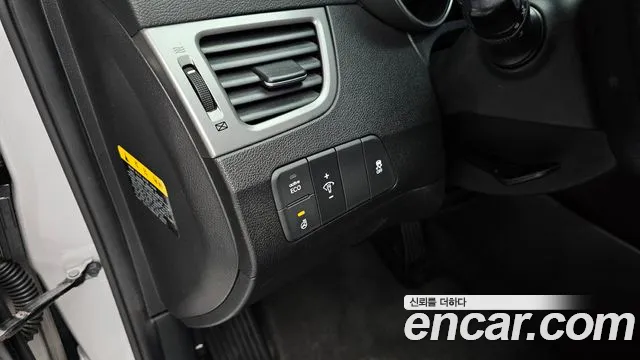 Hyundai AVANTE 2015 — фото 18