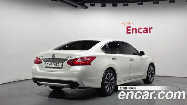 Nissan Altima 2017 — фото 2