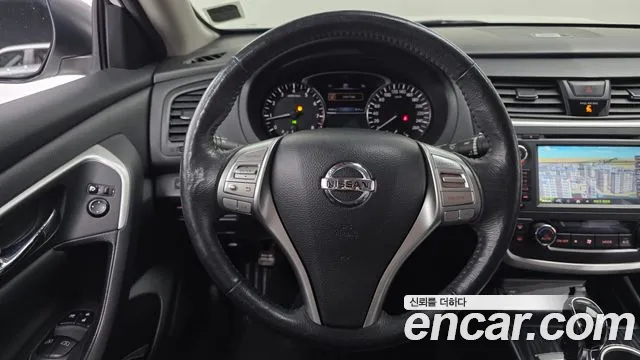 Nissan Altima 2017 — фото 16