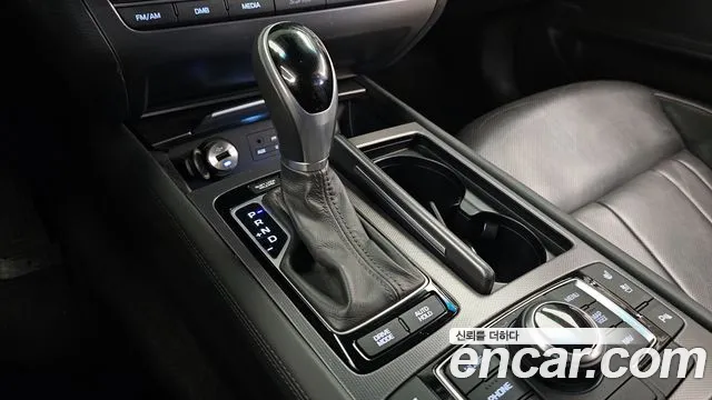 Hyundai Genesis 2016 — фото 12