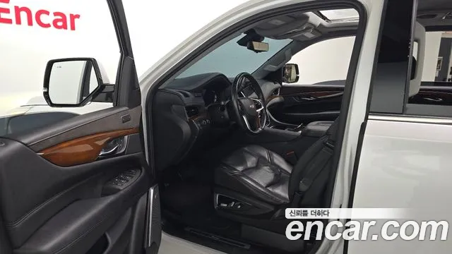 Cadillac Escalade 2020 — фото 13