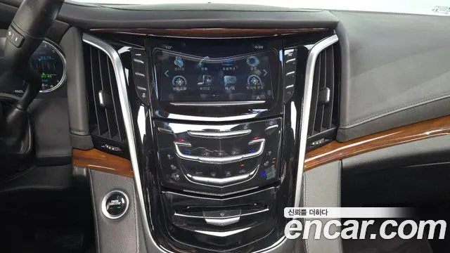 Cadillac Escalade 2020 — фото 20