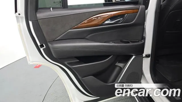Cadillac Escalade 2020 — фото 15