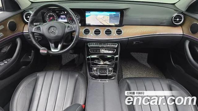 Mercedes-Benz E-Class 2017 — фото 7