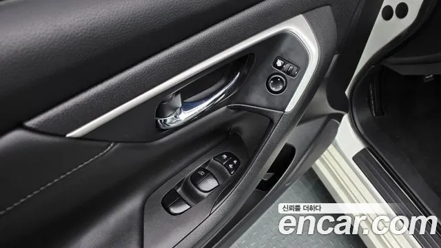 Nissan Altima 2017 — фото 18