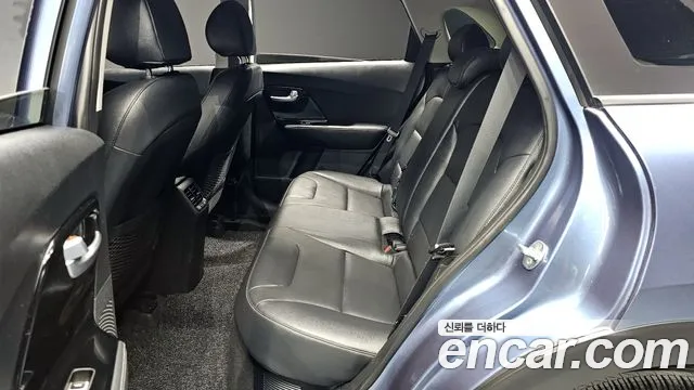 Kia Niro 2020 — фото 12