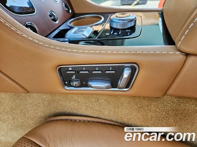 Astonmartin Rapide 2017 — фото 10