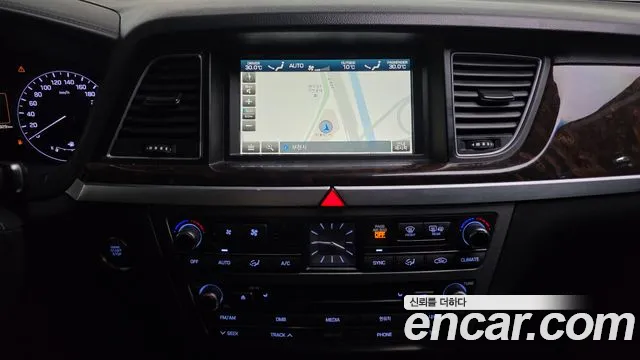 Hyundai Genesis 2016 — фото 14
