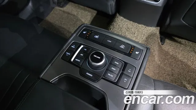 Hyundai Genesis 2016 — фото 17