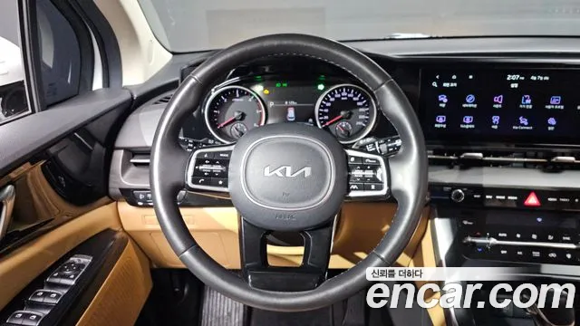 Kia Canival 2023 — фото 19