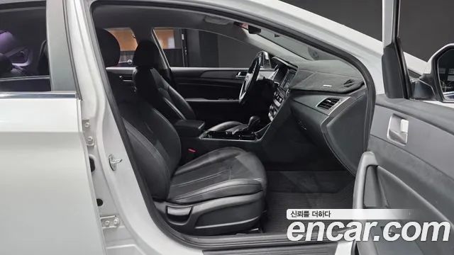 Hyundai Sonata 2018 — фото 18