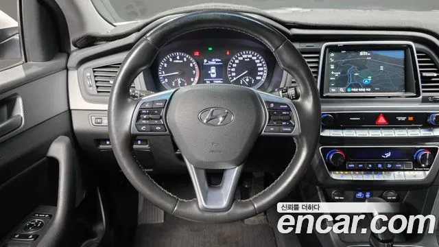 Hyundai Sonata 2018 — фото 19