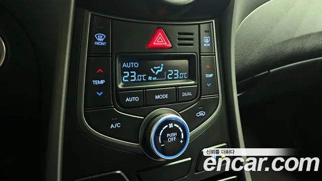 Hyundai AVANTE 2014 — фото 19