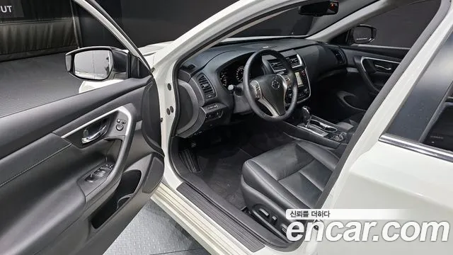 Nissan Altima 2017 — фото 10