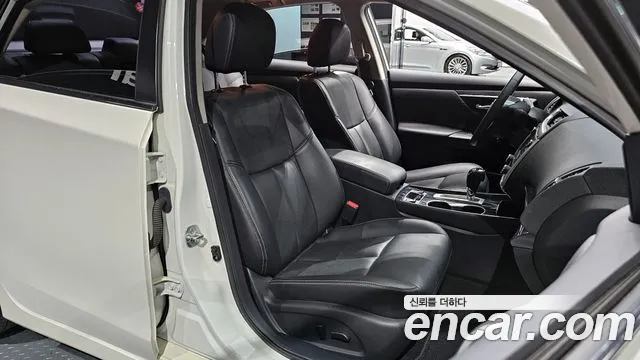 Nissan Altima 2017 — фото 11