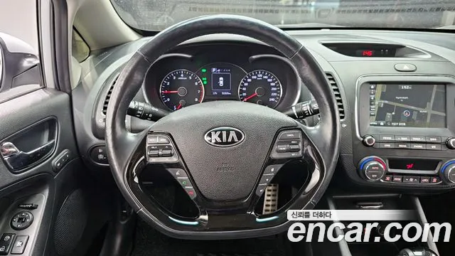 Kia K3 2017 — фото 13