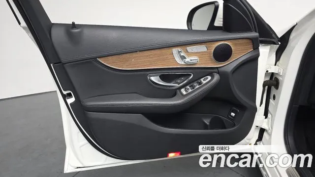Mercedes-Benz C-Class 2016 — фото 13