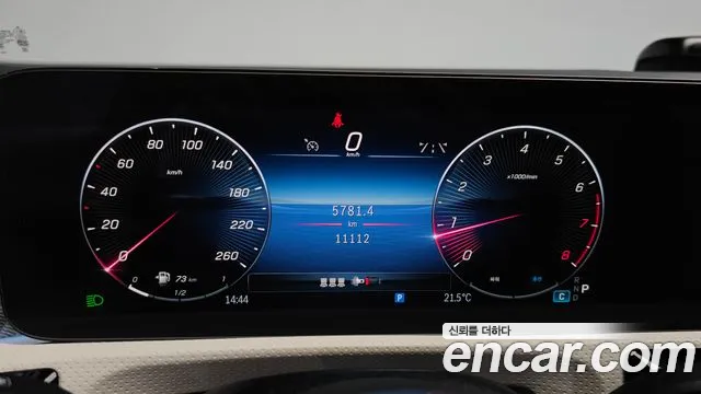 Mercedes-Benz A-Class 2024 — фото 10