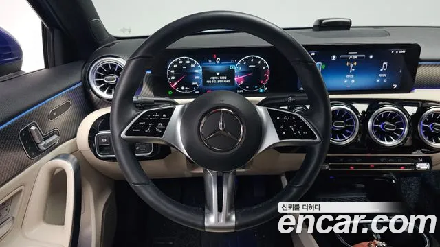 Mercedes-Benz A-Class 2024 — фото 17