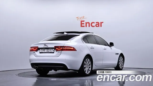 Jaguar XE 2016 — фото 2