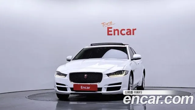 Jaguar XE 2016 — фото 3