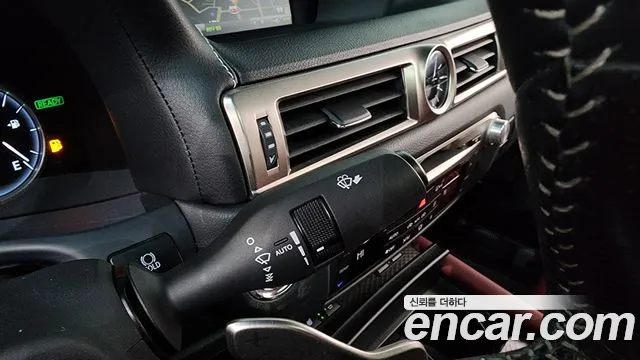 Lexus GS 2017 — фото 18