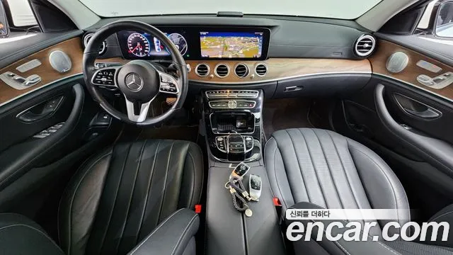 Mercedes-Benz E-Class 2019 — фото 10