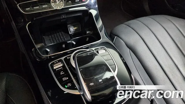 Mercedes-Benz E-Class 2019 — фото 12