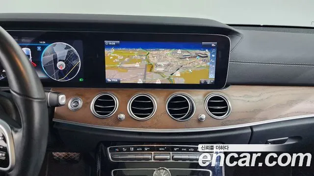 Mercedes-Benz E-Class 2019 — фото 18