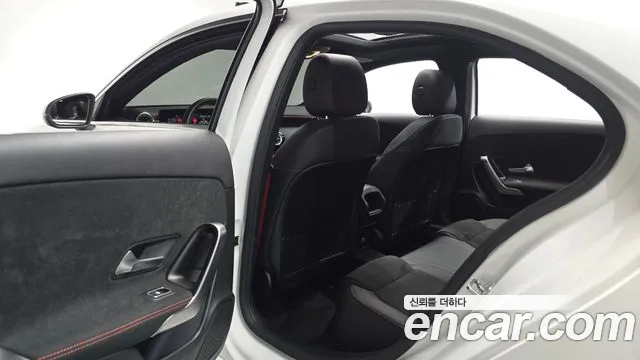 Mercedes-Benz A-Class 2024 — фото 15