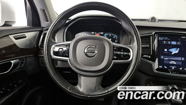 Volvo XC90 2017 — фото 13