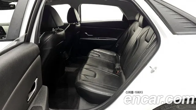 Hyundai AVANTE 2021 — фото 11