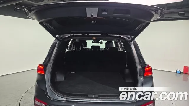 Hyundai Santafe 2019 — фото 20