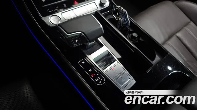 Audi A8 2020 — фото 11